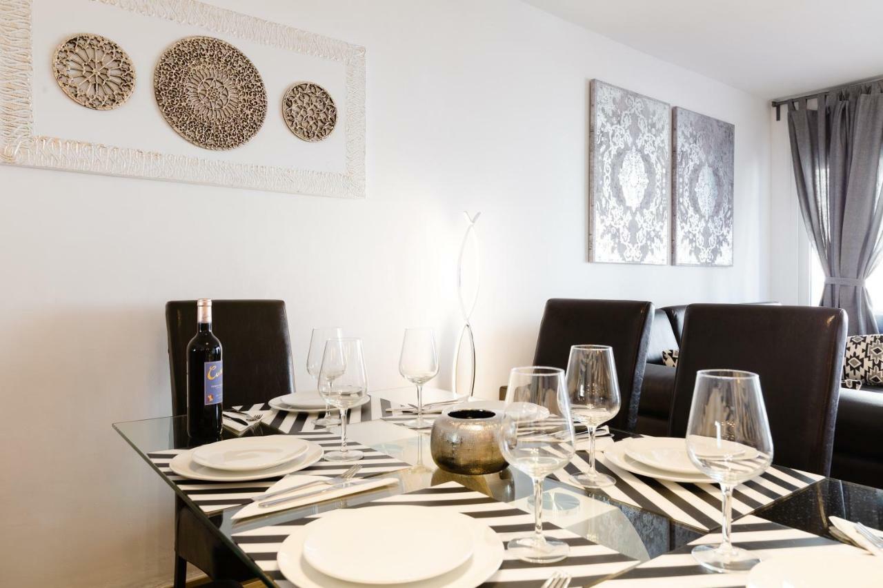 Picasso Daisy Daire Fuengirola Dış mekan fotoğraf